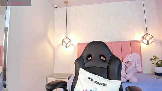 Snapshot of SUNNYCYRUS chatting on 12, 2, 2025 SUNNYCYRUS online show from 12, 2, 2025