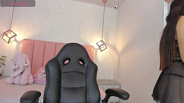 Snapshot of SUNNYCYRUS chatting on 10, 3, 2025 SUNNYCYRUS online show from 10, 3, 2025