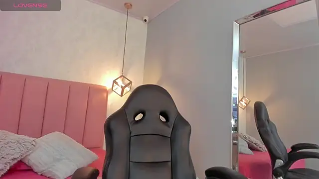 Snapshot of SUNNYCYRUS chatting on 19, 9, 2025 SUNNYCYRUS online show from 19, 9, 2025