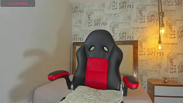 Snapshot of SUNNYCYRUS chatting on 6, 10, 2025 SUNNYCYRUS online show from 6, 10, 2025