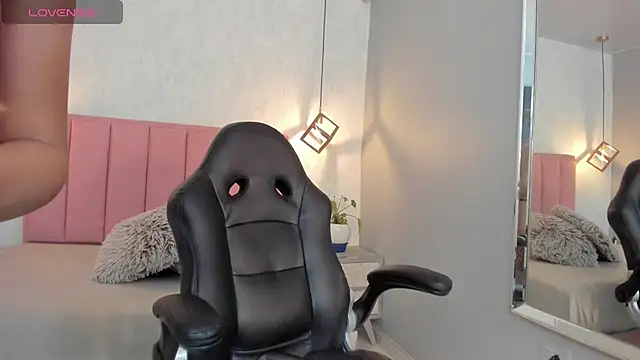 Snapshot of SUNNYCYRUS chatting on 7, 10, 2025 SUNNYCYRUS online show from 7, 10, 2025