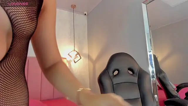 Snapshot of SUNNYCYRUS chatting on 22, 10, 2025 SUNNYCYRUS online show from 22, 10, 2025