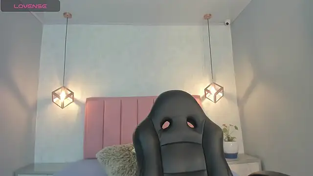 Snapshot of SUNNYCYRUS chatting on 7, 11, 2025 SUNNYCYRUS online show from 7, 11, 2025