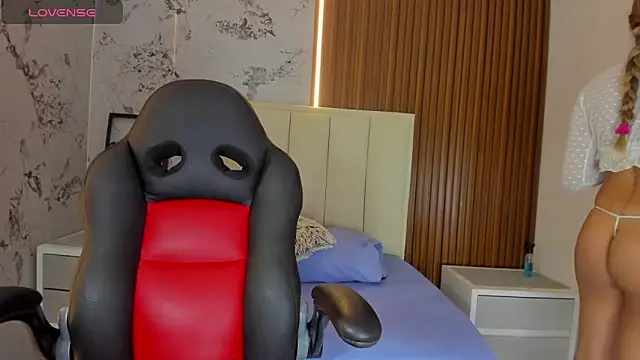 Snapshot of SUNNYCYRUS chatting on 21, 11, 2025 SUNNYCYRUS online show from 21, 11, 2025