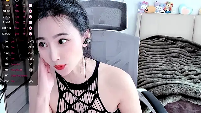 Snapshot of FeiFei-babe chatting on 27, 2, 2025 FeiFei-babe online show from 27, 2, 2025