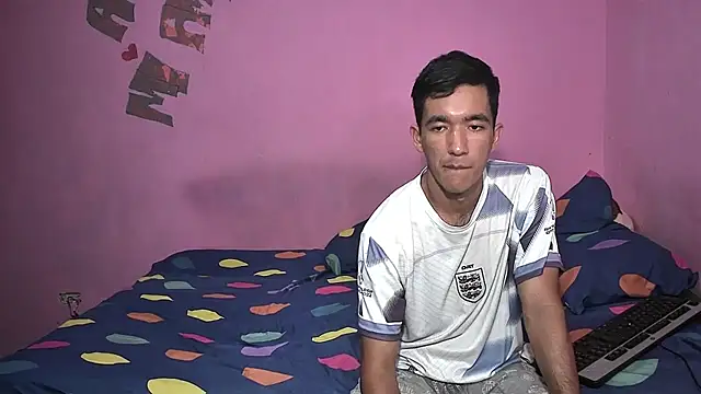 Snapshot of Sweetiefoxxx chatting on 2, 7, 2026 Sweetiefoxxx online show from 2, 7, 2026