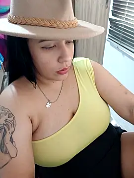 Snapshot of marta201_alfaro chatting on 8, 11, 2025 marta201 alfaro online show from 8, 11, 2025