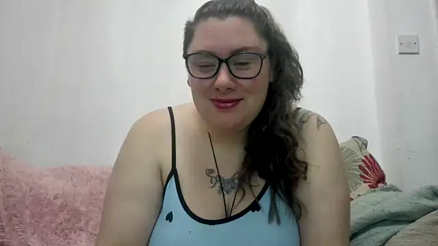 Snapshot of Bustycurves chatting on 20, 12, 2025 Bustycurves online show from 20, 12, 2025