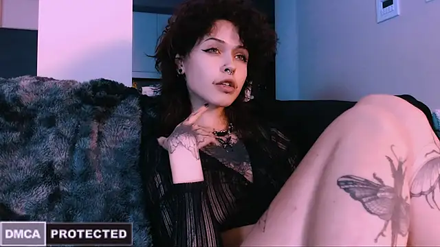 Snapshot of NaughtyLittleFox chatting on 30, 10, 2025 NaughtyLittleFox online show from 30, 10, 2025