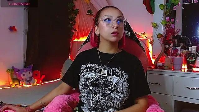 Snapshot of Littlerouse_ chatting on 27, 11, 2025 Littlerouse online show from 27, 11, 2025