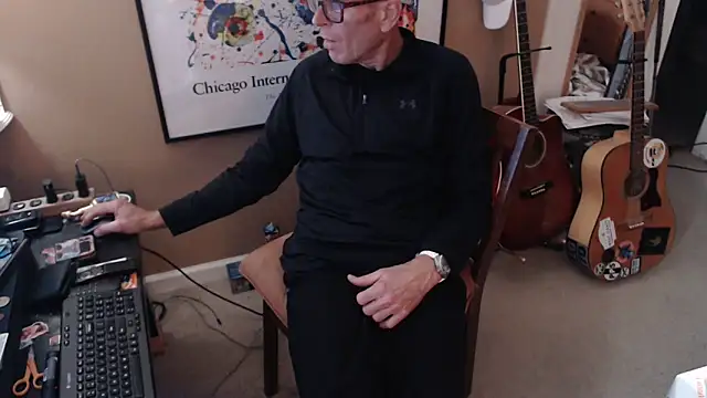 Snapshot of Richard_Dixon chatting on 10, 5, 2026 Richard Dixon online show from 10, 5, 2026
