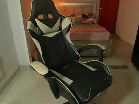 Snapshot of naomi_berckley chatting on 19, 3, 2025 naomi berckley online show from 19, 3, 2025