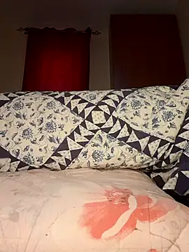 Snapshot of Freya_004 chatting on 13, 11, 2025 Freya 004 online show from 13, 11, 2025