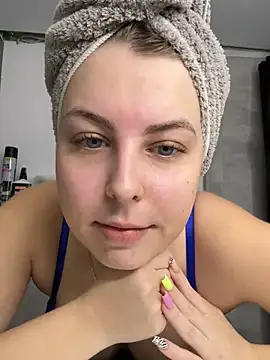 Snapshot of Livewithlucy chatting on 17, 3, 2025 Livewithlucy online show from 17, 3, 2025
