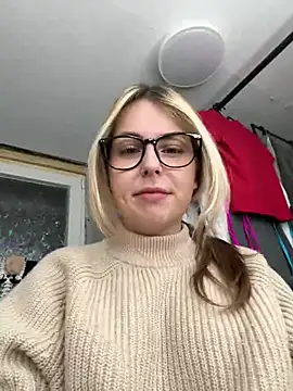 Snapshot of Livewithlucy chatting on 22, 3, 2025 Livewithlucy online show from 22, 3, 2025