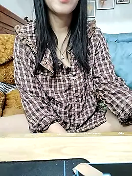 Snapshot of cream1299 chatting on 17, 2, 2025 cream1299 online show from 17, 2, 2025