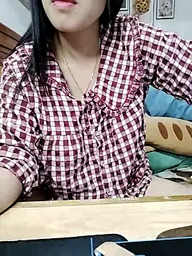 Snapshot of cream1299 chatting on 2, 3, 2025 cream1299 online show from 2, 3, 2025