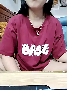 Snapshot of cream1299 chatting on 5, 3, 2025 cream1299 online show from 5, 3, 2025