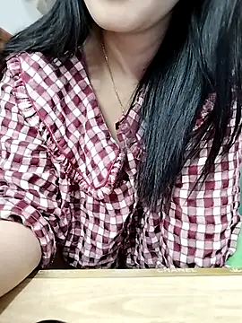 Snapshot of cream1299 chatting on 8, 3, 2025 cream1299 online show from 8, 3, 2025