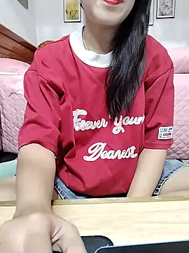 Snapshot of cream1299 chatting on 25, 9, 2025 cream1299 online show from 25, 9, 2025