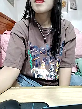 Snapshot of cream1299 chatting on 6, 10, 2025 cream1299 online show from 6, 10, 2025