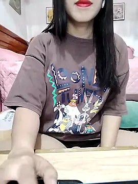 Snapshot of cream1299 chatting on 17, 10, 2025 cream1299 online show from 17, 10, 2025
