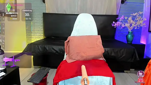 Snapshot of la_ratona_1 chatting on 27, 11, 2025 la ratona 1 online show from 27, 11, 2025