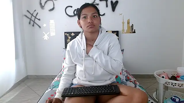 Snapshot of camilavagina24 chatting on 20, 9, 2025 camilavagina24 online show from 20, 9, 2025