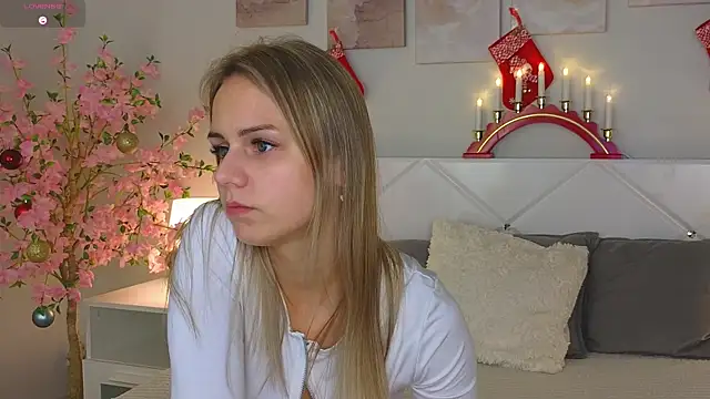 Snapshot of Wendy_D0ll chatting on 8, 1, 2025 Wendy D0ll online show from 8, 1, 2025