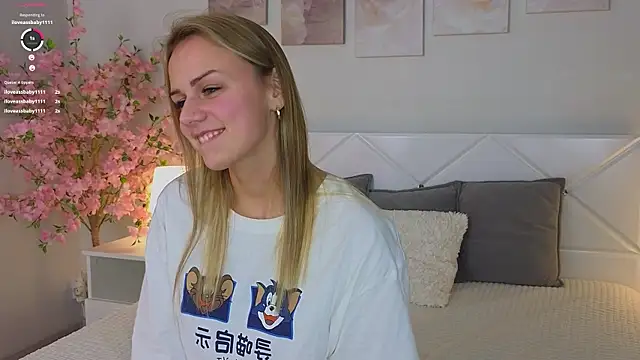 Snapshot of Wendy_D0ll chatting on 10, 2, 2025 Wendy D0ll online show from 10, 2, 2025