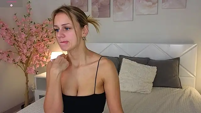 Snapshot of Wendy_D0ll chatting on 18, 2, 2025 Wendy D0ll online show from 18, 2, 2025