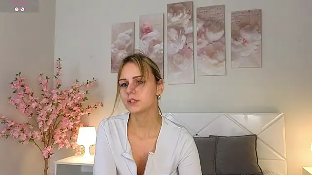 Snapshot of Wendy_D0ll chatting on 22, 2, 2025 Wendy D0ll online show from 22, 2, 2025