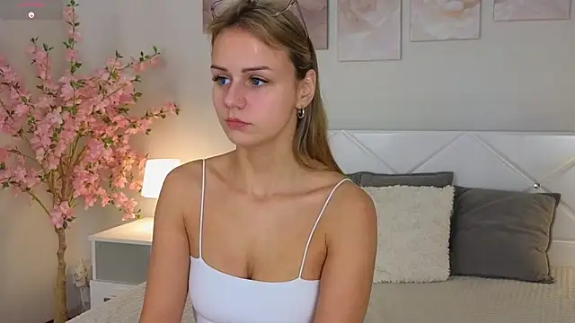 Snapshot of Wendy_D0ll chatting on 24, 2, 2025 Wendy D0ll online show from 24, 2, 2025