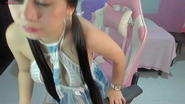 Snapshot of Yuli_16 chatting on 13, 3, 2025 Yuli 16 online show from 13, 3, 2025