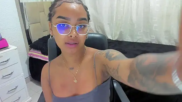 Snapshot of gretell_evans chatting on 3, 12, 2024 gretell evans online show from 3, 12, 2024