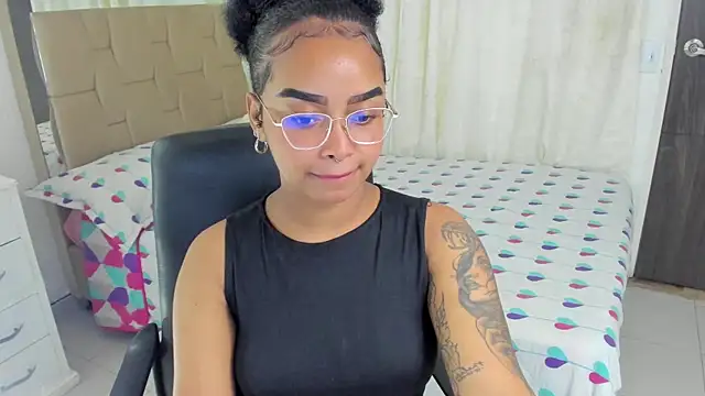 Snapshot of gretell_evans chatting on 6, 12, 2024 gretell evans online show from 6, 12, 2024