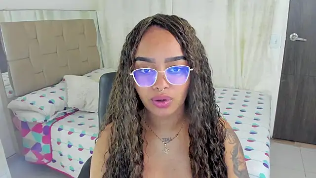 Snapshot of gretell_evans chatting on 11, 12, 2024 gretell evans online show from 11, 12, 2024