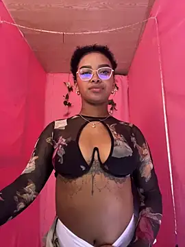 Snapshot of gretell_evans chatting on 14, 1, 2025 gretell evans online show from 14, 1, 2025