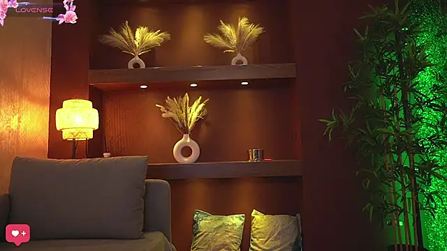 JustinneJade online show from 4, 12, 2024