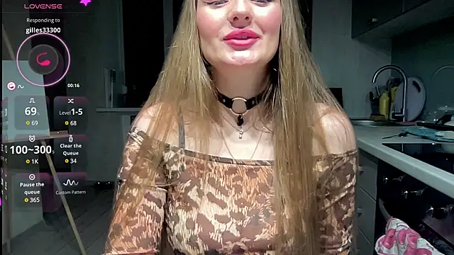 Snapshot of Viola_sweet chatting on 9, 3, 2025 Viola sweet online show from 9, 3, 2025