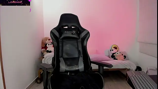 Snapshot of Biancastrongg chatting on 30, 10, 2025 Biancastrongg online show from 30, 10, 2025