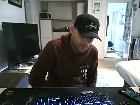 mihaimichael online show from 2, 4, 2026