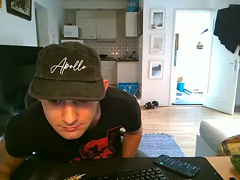 Snapshot of mihaimichael chatting on 13, 6, 2026 mihaimichael online show from 13, 6, 2026