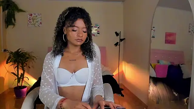 Snapshot of keyla_roberts777 chatting on 5, 1, 2025 keyla roberts777 online show from 5, 1, 2025