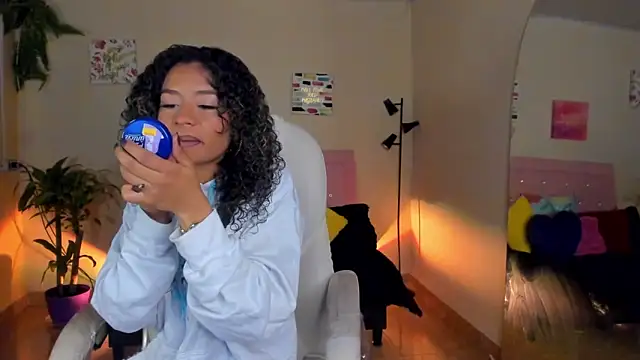 Snapshot of keyla_roberts777 chatting on 6, 1, 2025 keyla roberts777 online show from 6, 1, 2025