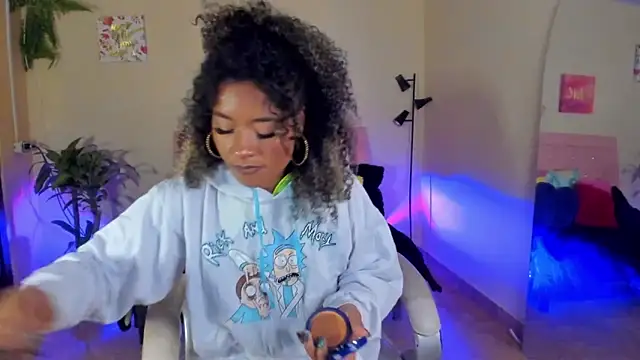 Snapshot of keyla_roberts777 chatting on 6, 1, 2025 keyla roberts777 online show from 6, 1, 2025