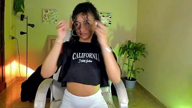 Snapshot of keyla_roberts777 chatting on 3, 2, 2025 keyla roberts777 online show from 3, 2, 2025