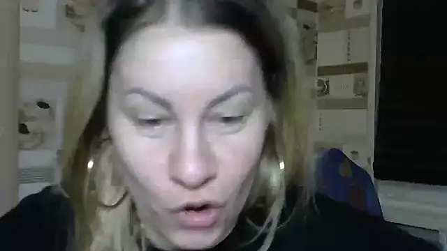 Snapshot of TherestlessKitty chatting on 13, 12, 2025 TherestlessKitty online show from 13, 12, 2025