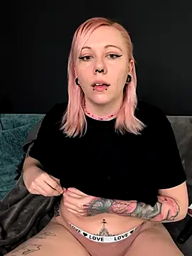 nora the strange online show from 10, 3, 2026