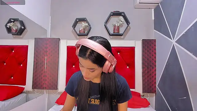 Karoll014 online show from 26, 11, 2025